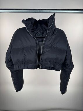 PrettyLittleThing Black Cropped Puffer Jacket NWT Size S
